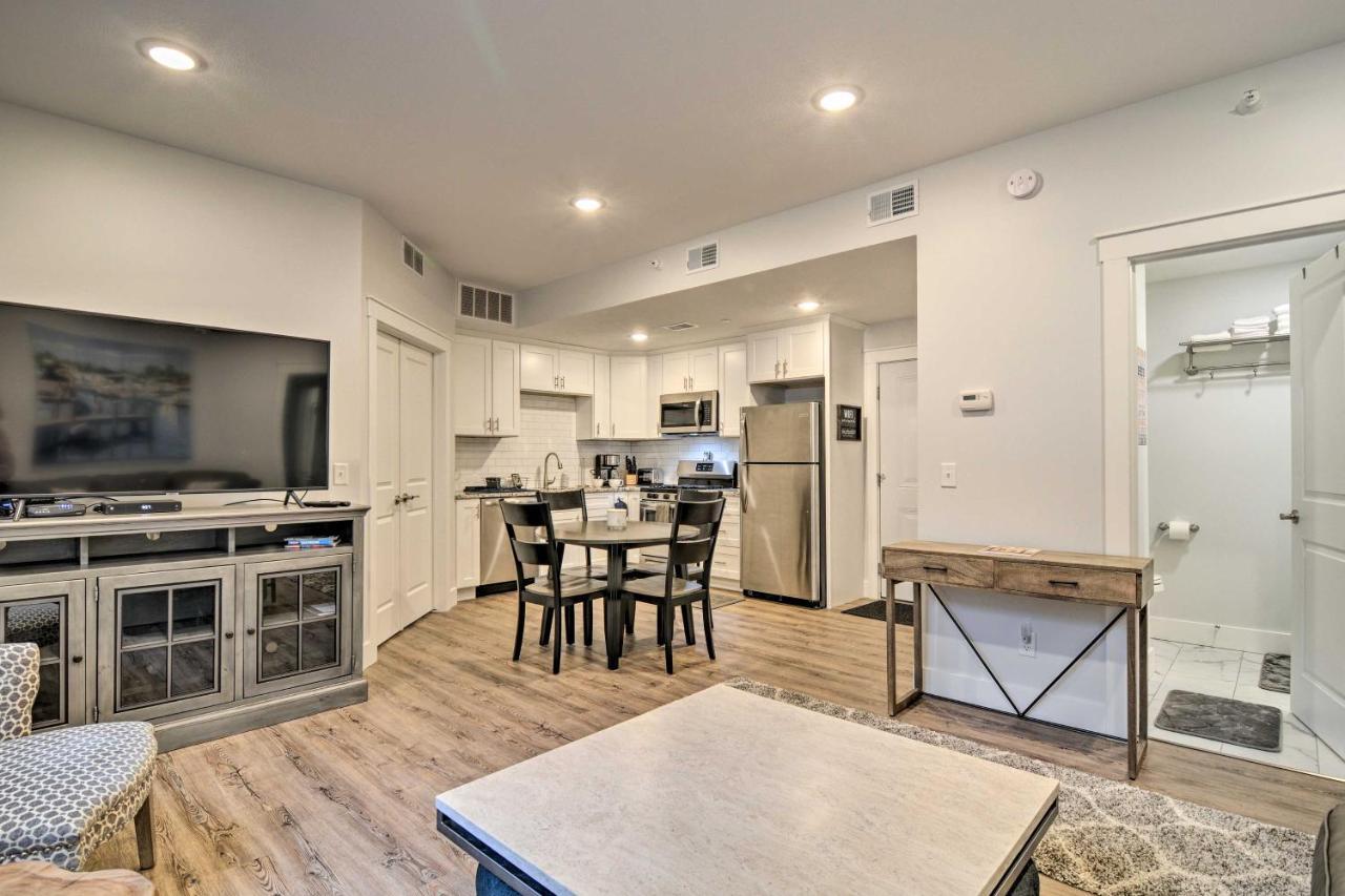 Modern Traverse City Condo About 1 Mi To Bay! Bagian luar foto