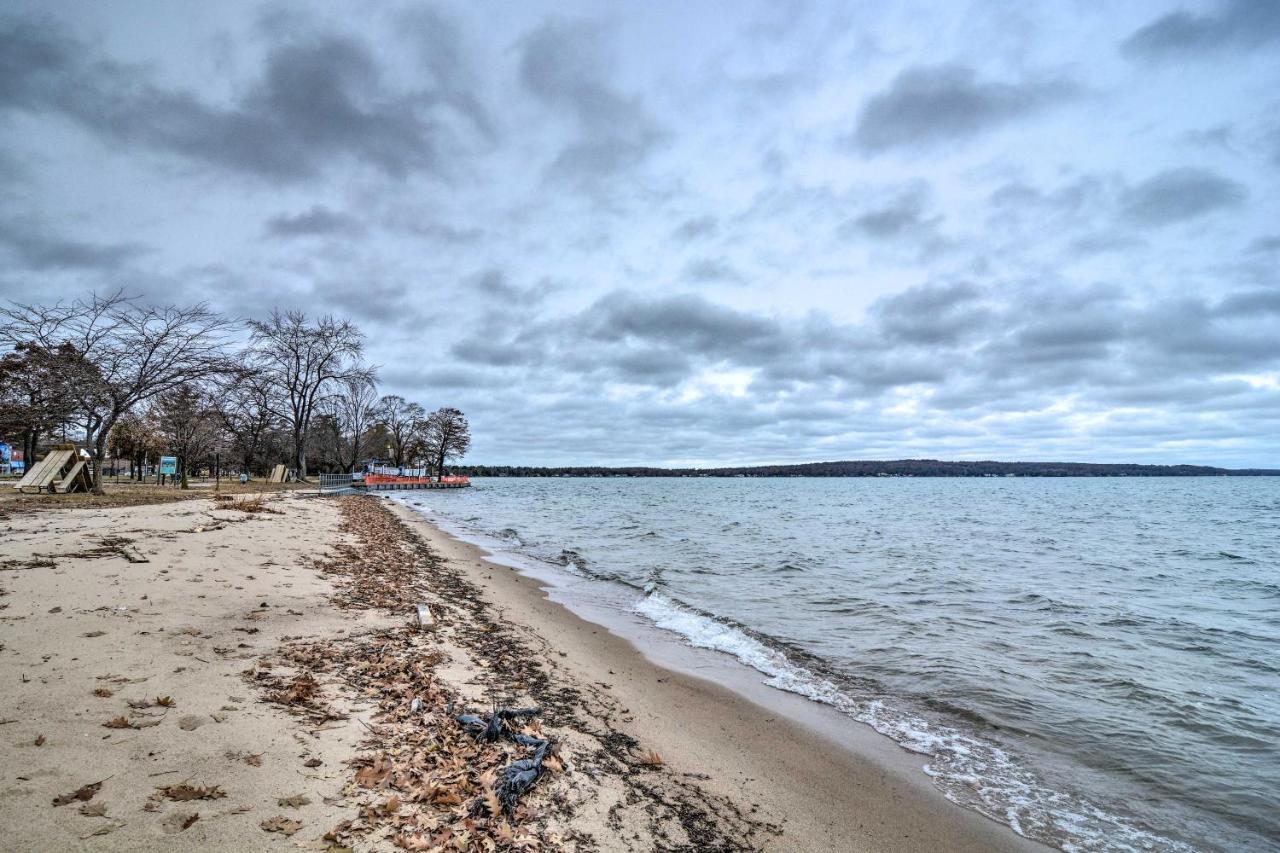 Modern Traverse City Condo About 1 Mi To Bay! Bagian luar foto